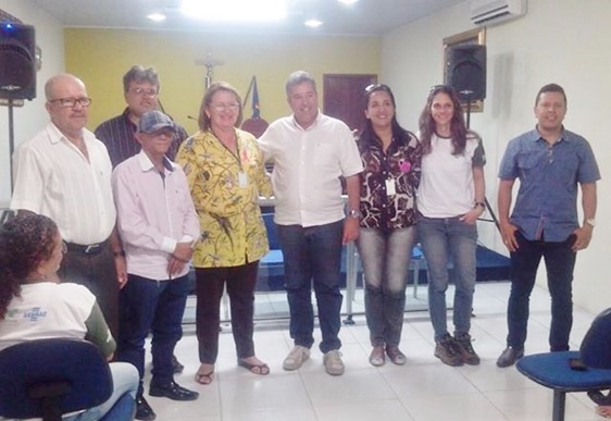 aecio-com-a-familia-de-campos.jpg1