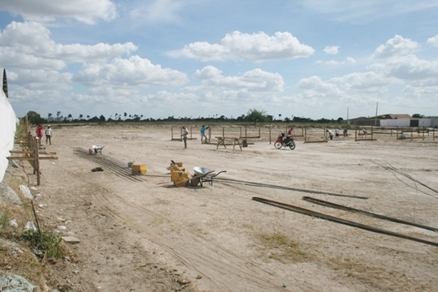 Constru&ccedil;&atilde;o de escola 01