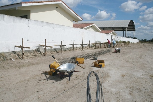 Constru&ccedil;&atilde;o de escola 02