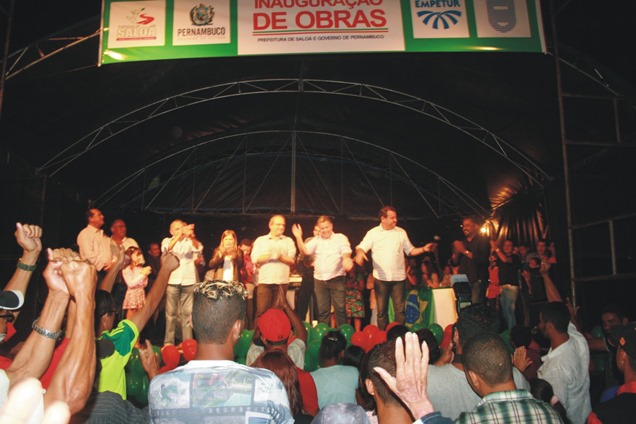 Inaugura&ccedil;&atilde;o do parque infantil e saneamento
